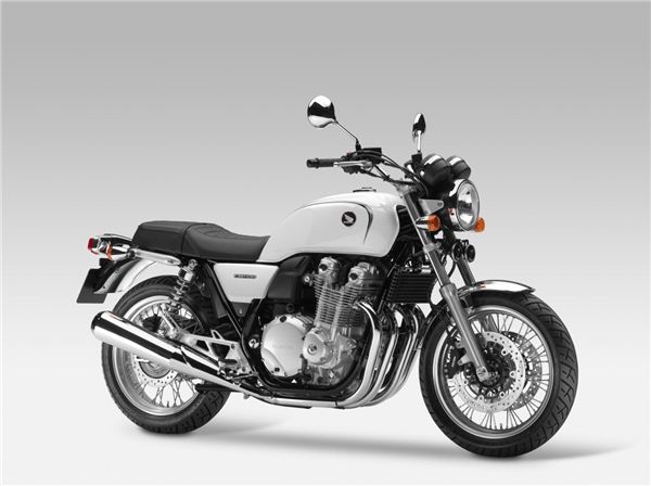 혼다코리아가 정통 네이키드 바이크 ‘CB1100EX’를 국내에 새롭게 선보이고 예약 판매에 돌입한다. 사진=혼다코리아 제공