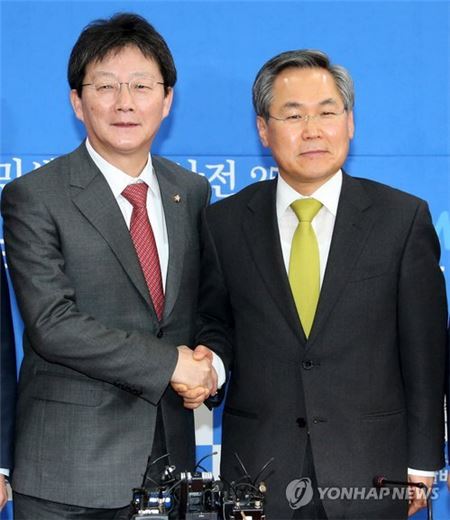 새누리당 유승민·새정치민주연합 우윤근(오른쪽) 원내대표. 사진=연합뉴스 제공