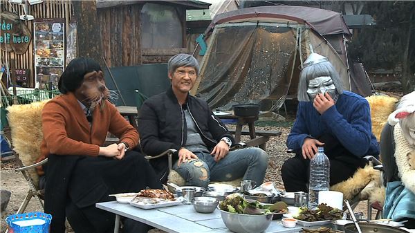 KBS2 '마녀와 야수'에서는 마녀의 흑기사가 되기 위한 세 야수가 마늘쌈 배틀을 통해 독한 승부욕을 발휘했다 / 사진= '마녀와야수' 영상캡처