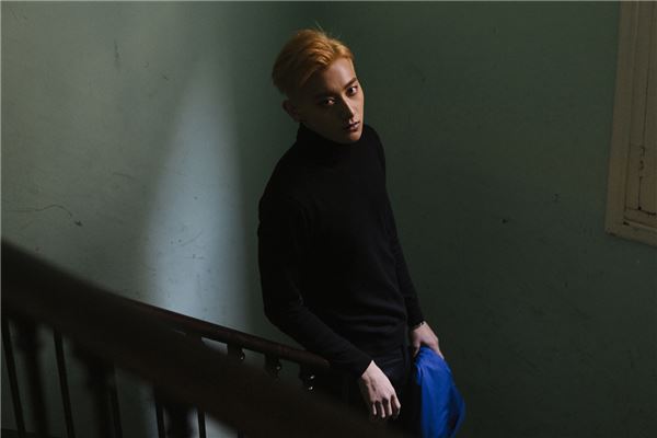 엑소, 멤버 타오 영상 ‘Pathcode #TAO’ 공개···새 앨범 ‘엑소더스’ 기대감 UP 기사의 사진