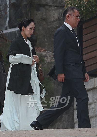 ‘고 정주영 전 현대그룹 명예회장의 14주기 제사-’. 사진=이수길 기자 leo2004@newsway.co.kr