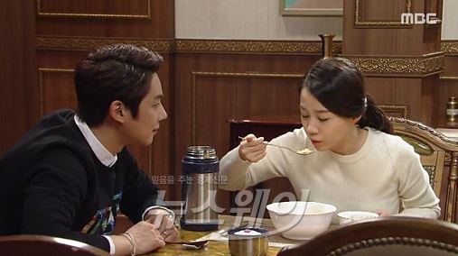  ‘네쌍둥이’ 백옥담, 잡탕찌개 먹고 싶다며 ‘칭얼’ 기사의 사진