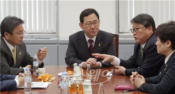 공무원 연금개혁 특별위원회 전체회의. 사진=김동민 기자 life@newsway.co.kr