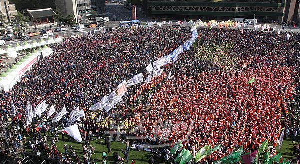 24일 서울광장 민주노총 총파업. 사진=이수길 기자 leo2004@newsway.co.kr