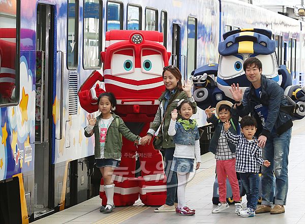 CJ E&M, 코레일‘로봇트레인과 함께하는 DMZ 기차여행’. 사진=이수길 기자 leo2004@newsway.co.kr