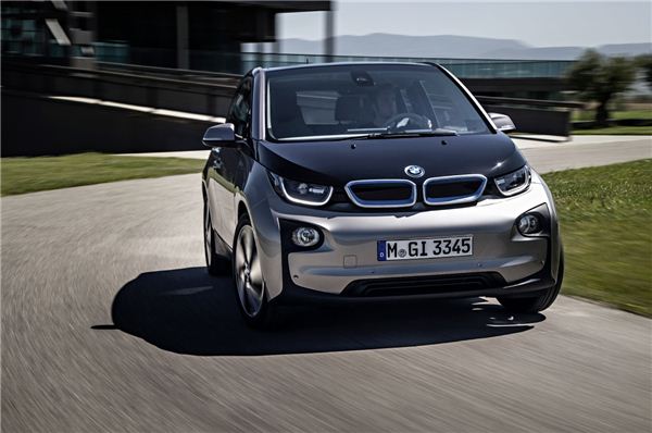 BMW 코리아는 5월 8일부터 17일까지 매 주말마다 BMW의 프리미엄 순수 전기차 i3 시승행사를 개최한다. 사진=BMW 코리아 제공