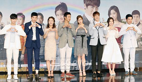 '맨도롱 또똣' 제작발표회에 참석한 주연배우들 / 사진=이수길 기자  leo2004@