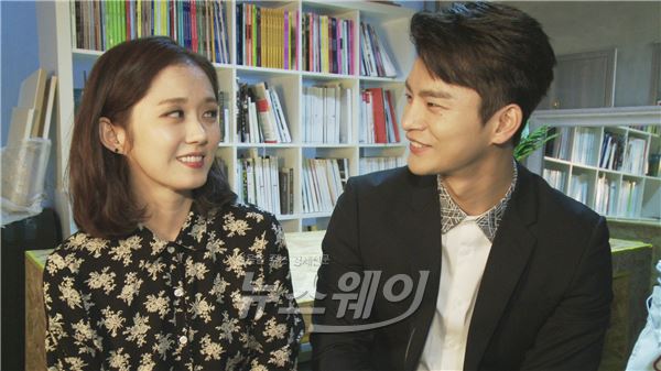 KBS2 ‘너를 기억해’가 ‘나라國 커플’ 서인국, 장나라의 달달한 커플 인터뷰를 공개했다 / 사진제공= ‘너를 기억해’ 서인국-장나라 커플 인터뷰 영상 캡쳐