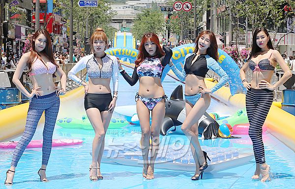 ‘2015 시티슬라이드 페스타 시연회’-예정화, 레이싱모델 이효영, 채시아, 황리아, 서윤아, 문세림. 사진=이수길 기자 leo2004@newsway.co.kr
