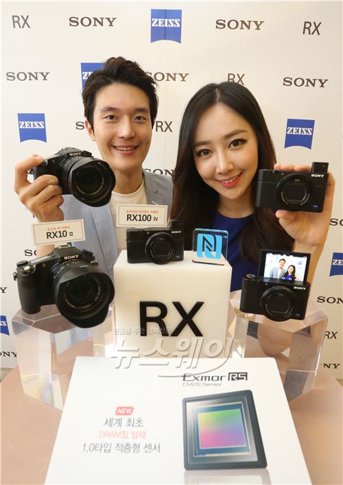 소니 하이엔드 카메라 RX10 II, RX100 IV 출시. 사진=김동민 기자 life@newsway.co.kr