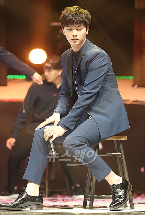 비투비 정규 1집 ‘컴플리트 Complete’ 타이틀곡 ‘괜찮아요’-서은광, 이민혁, 이창섭, 임현식, 프니엘, 정일훈, 육성재. 사진=이수길 기자 leo2004@newsway.co.kr