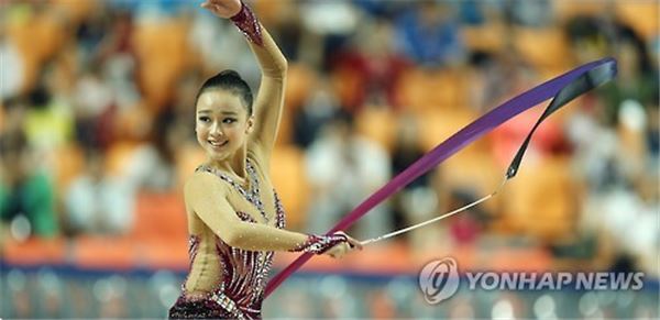 손연재가 점수 합계 72.550을 획득해 한국 선수 최초로 유니버시아드 리듬체조에서 금메달을 차지했다. 사진=연합뉴스 제공
