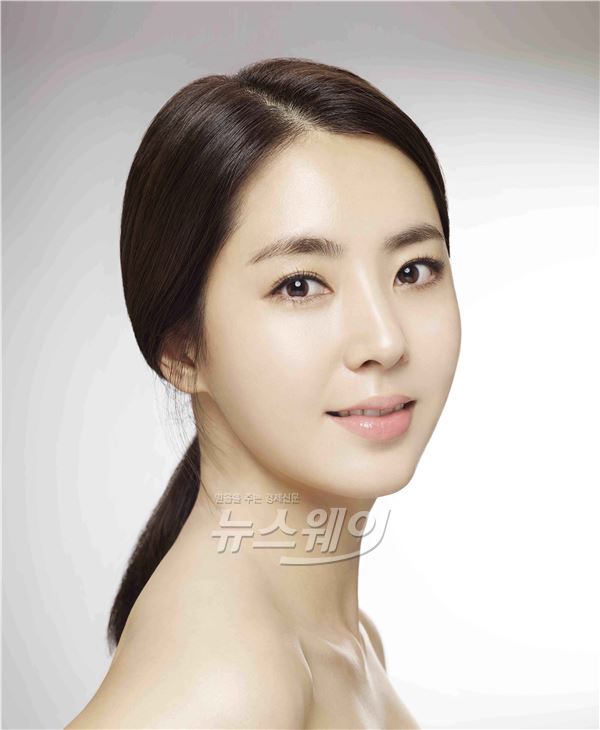 한채아가 KBS2 새 수목드라마 '장사의 신-객주 2015'에 캐스팅, 장혁과 애절한 러브라인을 그린다 / 사진제공= 가족액터스