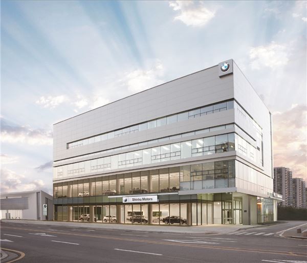 BMW 코리아의 공식 딜러인 신호모터스가 이달 14일까지 2주 동안 서비스센터 방문 고객을 대상으로 기부 이벤트를 진행한다.