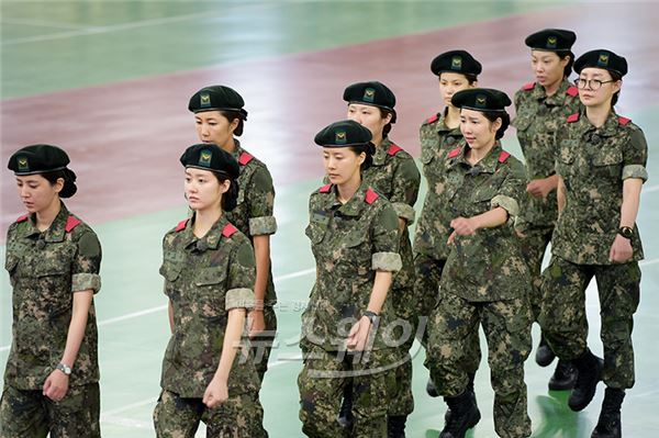‘진짜 사나이 여군특집3’ 훈련소 입소, 자격 충족한 멤버만 입대 기사의 사진