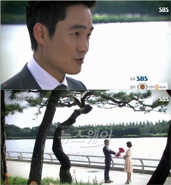27일 방송된 SBS ‘어머님은 내 며느리’ 49회에서는 김정현이 심이영에게 반지를 끼워주며 로맨틱한 프러포즈를 하는 모습이 그려졌다  / 사진= '어머님은 내 며느리' 영상캡처