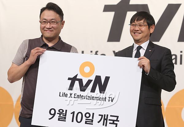 3일 오후 서울 영등포구  타임스퀘어 아모리스홀에서는 O tvN 개국 기자간담회가 열렸다. 이 자리에는 이덕재 CJ E&M 방송콘텐츠 부분 대표와 이명한 CJ E&M O tvN 본부장이 참석해 새로운 채널 개국에 관한 이야기를 전했다 / 사진= 최신혜기자 shchoi@