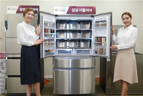 ‘메탈 김치통’ 탑재 2016년형 삼성 ‘지펠아삭’ 출시 기사의 사진