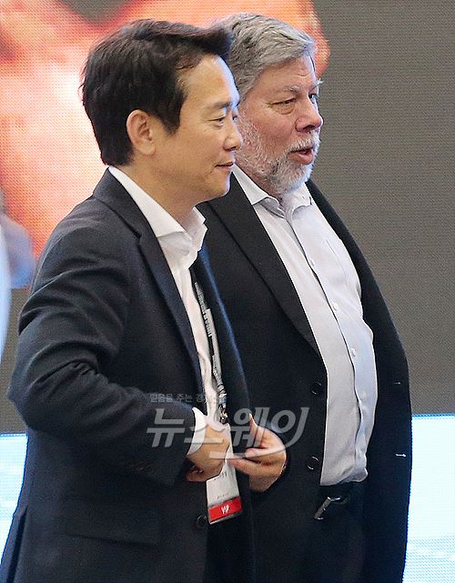 ‘DMZ 2.0 음악과 대화’ ‘기술, 미래, 그리고 인류’ 애플 공동창업자 스티브 워즈니악 사진=이수길 기자 leo2004@newsway.co.kr