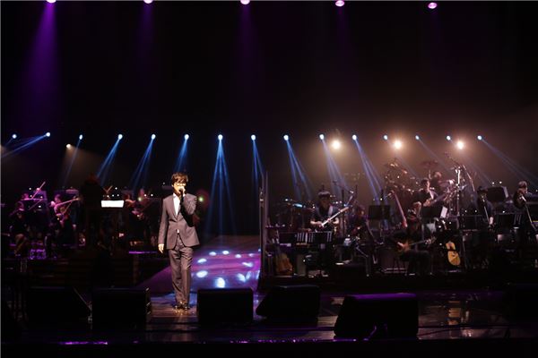 김동률, 10월 콘서트 앞두고 연습과정 공개 ‘믿고 보는 뮤지션’ 기사의 사진