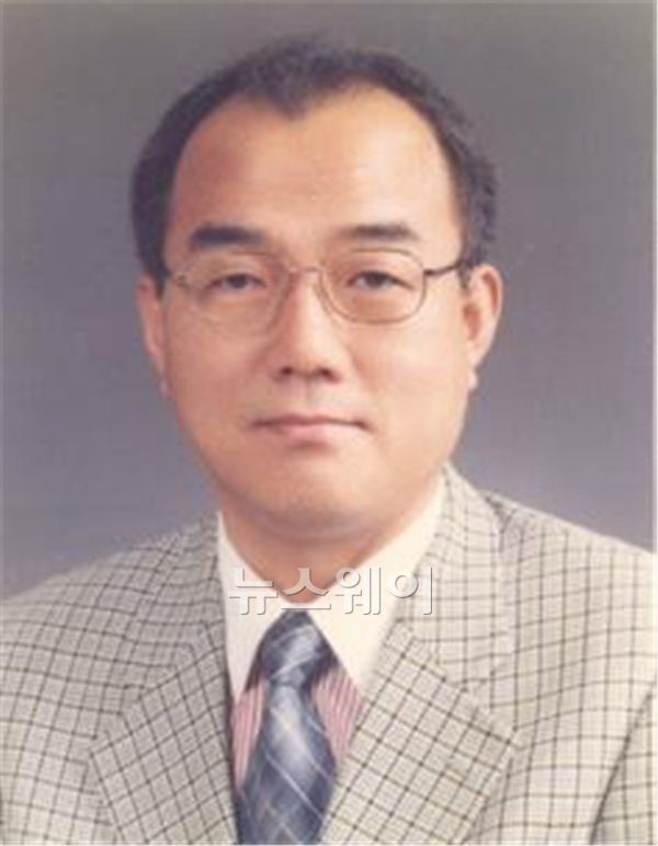 전남대 신임 이용복 부총장<사진>