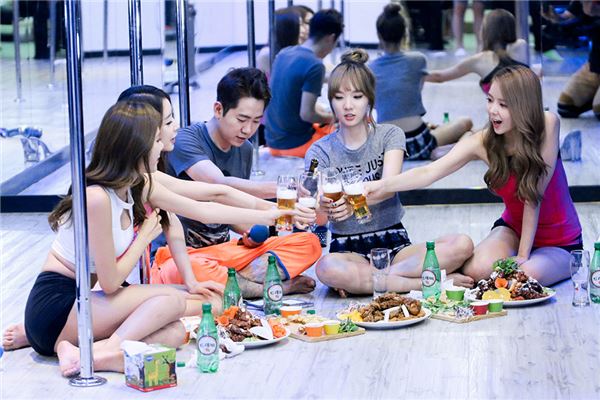 류대산과 스텔라 먹방