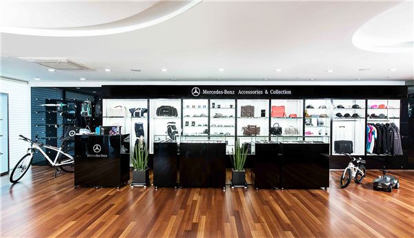 메르세데스-벤츠 코리아는 메르세데스-벤츠 해운대 서비스센터 2층에 액세서리&컬렉션 샵을 오픈했다.