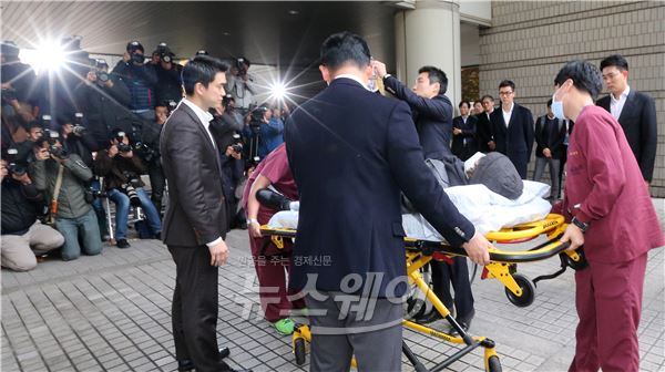 이재현 CJ그룹 회장 파기환송심 첫 공판 법정출두. 사진=이수길 기자 leo2004@newsway.co.kr