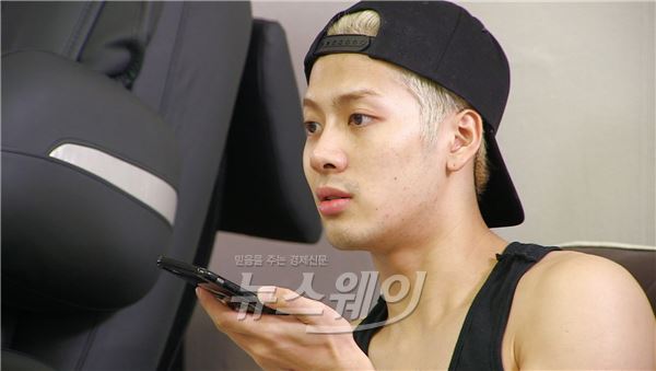 갓세븐 멤버 잭슨이 JTBC '타인의 취향‘에서 카메라를 의식하지 않고 솔직하게 일상을 공개했다 / 사진= JTBC