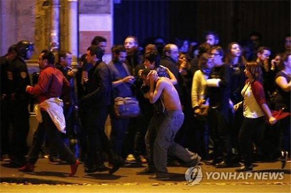 프랑스 테러로 파리서 100여 명 사망. 사진=연합뉴스 제공