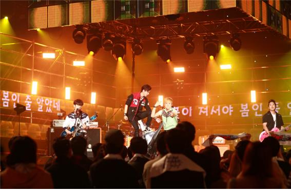 ‘톱밴드3’, 불금 시간대 이동··· 준결승·결승 생방송 방청객 모집 기사의 사진