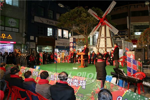 이낙연 전남지사, 크리스마스 트리 점등식 참석 기사의 사진