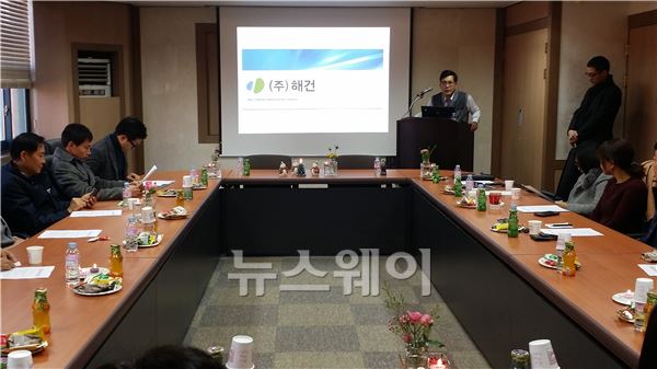 지난 7일 의료정보 소프트웨어 ICT전문기업인 김종민 해건 대표가 광주창조경제서포터즈 및 산학연 전문가를 대상으로 멘토링 강의를 진행했다.<사진=김남호 기자>