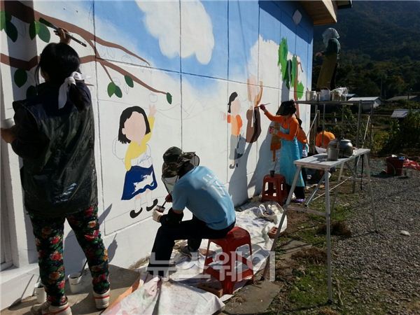 곡성군(군수 유근기)이 지난 4월 농림축산식품부에서 주관한 농촌 재능나눔 공모사업에서 2천만원의 국비를 확보해 곡성 관내에서 활동하는 다양한 재능나눔 단체에 대한 실비지원을 해왔다.<br />
