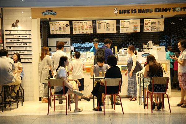 스위트몬스터 인천공항점. 사진=CJ푸드빌 제공