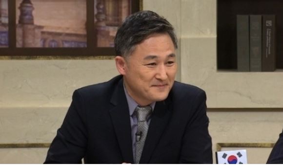 표창원 “제1야당 분열 안쓰러웠다”···문재인, 인재 영입 분주