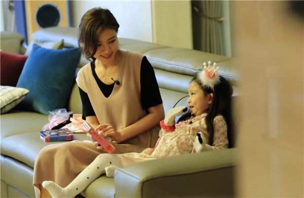 정시아 딸 서우, 백만불 미소··· ‘오마베’ 해피 아이콘 등극하나 기사의 사진