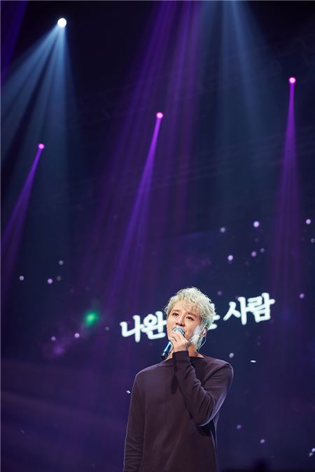‘하니의 남자’ 김준수, 2만 팬과 함께한 연말 공연 성료···역시 ‘공연의 신’ 기사의 사진