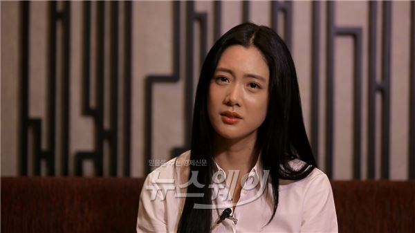 SBS '한밤의 TV연예' 에서는 클라라의 단독 인터뷰를 전격 공개한다 /사진= SBS