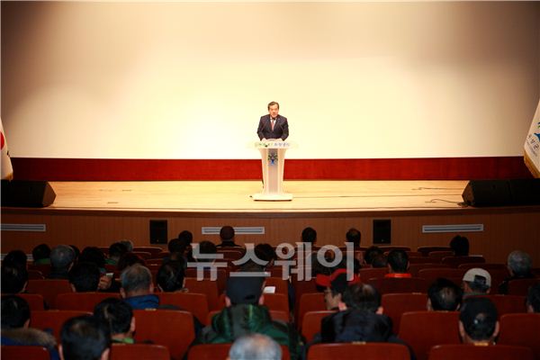 농업인 실용교육은 27일까지 2,000여명을 대상으로 문화센터, 면사무소 회의실, 군민회관, 축협에서 실시된다.