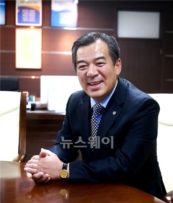 유근기 곡성군수