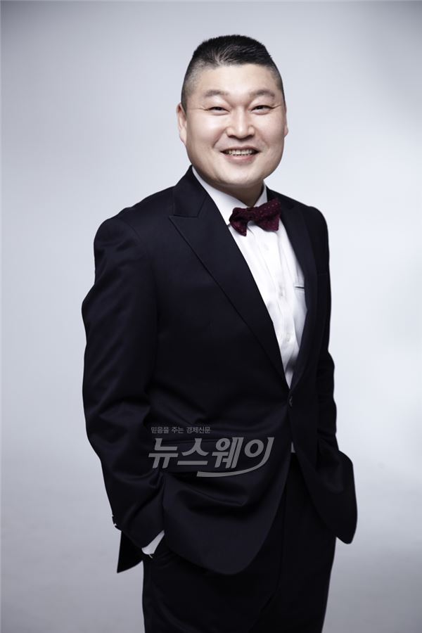 강호동이 JTBC ‘셰프원정대-쿡가대표’ MC를 맡게 되며 또 한 번 새로운 모습으로 재도약에 나선다 / 사진= SM C&C