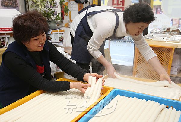 설 명절 떡국떡. 사진=최신혜 기자 shchoi@newsway.co.kr