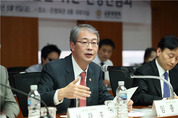 임종룡 금융위원장, 앉으나 서나 ‘성과주의’ 기사의 사진