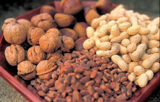 정월대보름이다. 양력 2월 22일이지만 음력 1월 15일으로 정월대보름으로 불린다. 정월대보름에는 아홉가지 해야 할 일이 있다. 나물, 밥먹고, 나무 아홉짐을 해야 한다. 사진=온라인 커뮤니티