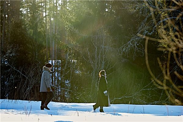 ‘남과여’ 전도연·공유, 뜨겁게 끌리는 명장면 셋 기사의 사진