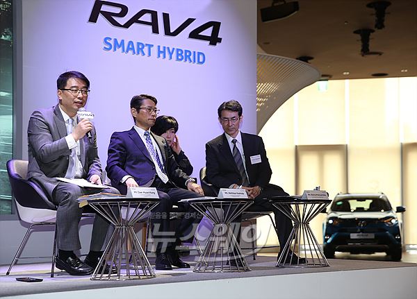 토요타 ‘2016 All New RAV4 Hybrid’. 사진=최신혜 기자 shchoi@newsway.co.kr