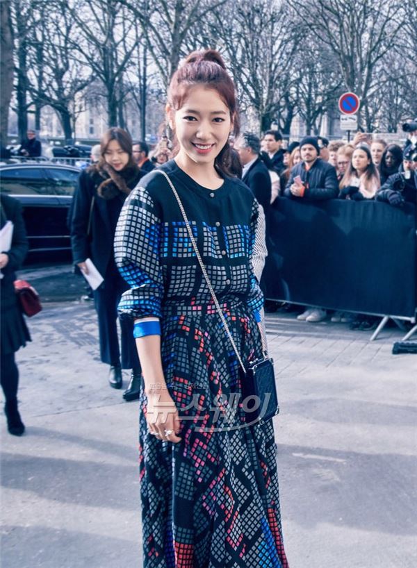 박신혜, 샤넬의 여인 낙점··· 파리도 녹인 한류여신 기사의 사진
