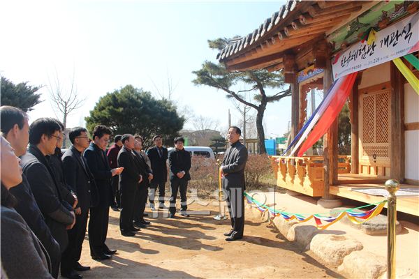 전남도립대학교(총장 김왕복)는 특성화전문대학육성사업의 일환으로 자유학기제 프로그램을 운영해 호남지역에서는 유일하게 자유학기제 유공 부총리 겸 교육부장관 표창을 수상했다.