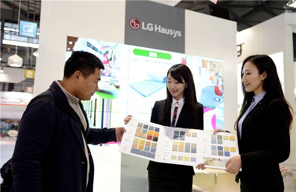 LG하우시스가 중국 상하이에서 열리는 건축자재 전시회 ‘2016 도모텍스 아시아’에 참가한다. 사진=LG하우시스 제공